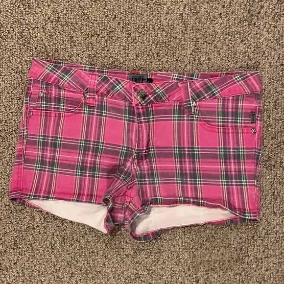 Tripp nyc Pants - Tripp NYC pink plaid shorts